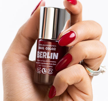 BERLIN - Red Nail Color